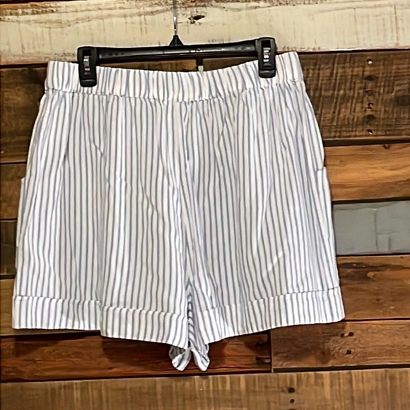 NWT And Now This Chambray & White Striped Shorts - Picture 3 of 6